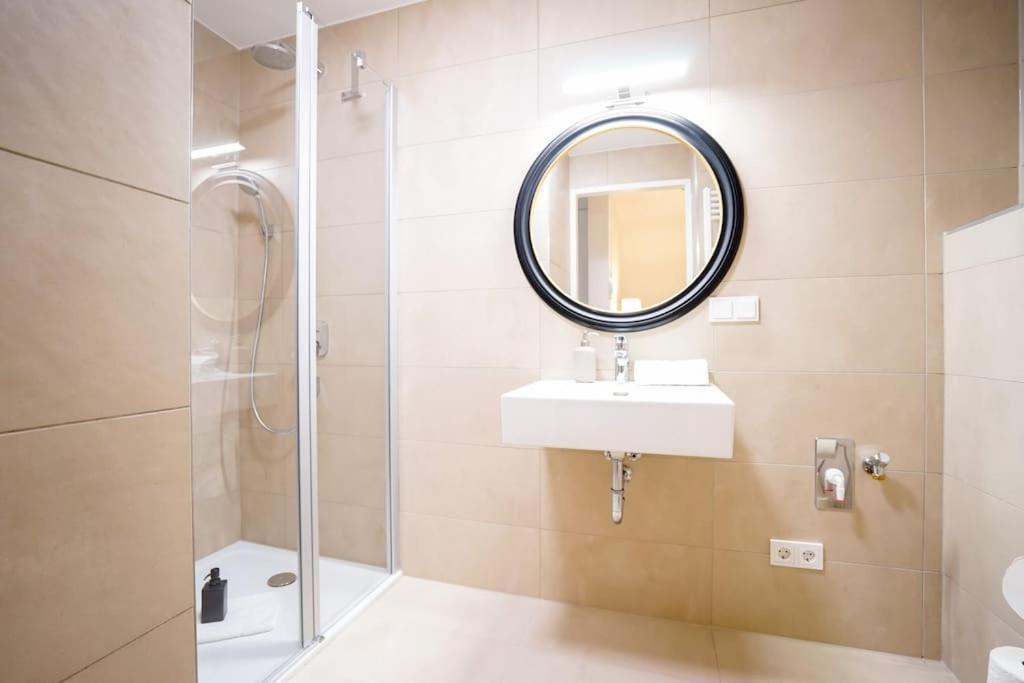 Executive Suite W/ Rooftop Pool Viyana Dış mekan fotoğraf